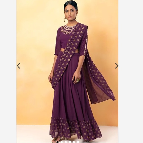 Other - Sangria Foil Ruffled Pre-Stitched Saree WITH Blouse